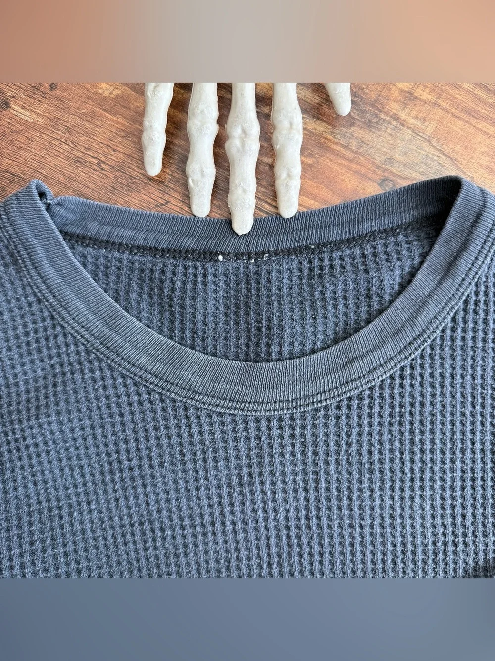 💀 SOLD 💀 Vintage 90s Y2K Faded Black Waffle Thermal Grunge Skater Streetwear ~ L